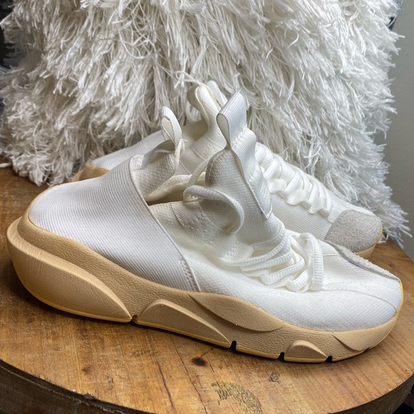 Clear Weather Brand unique sneaker - Picture 2 of 7